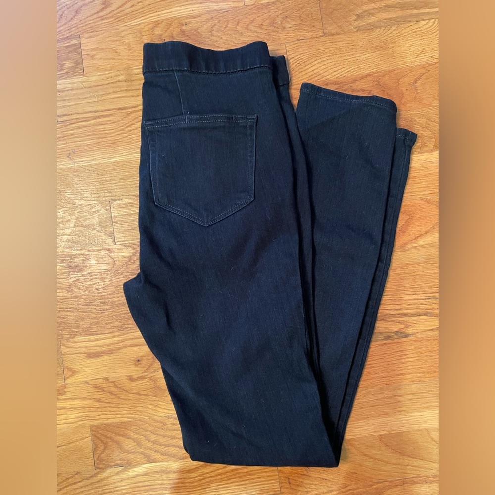 Paige Hoxton pull on Jean 26
